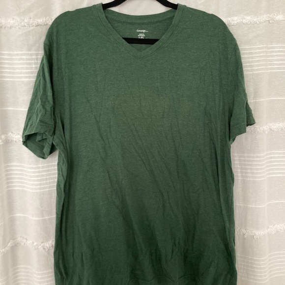 3/$10 SALE Hunter Green V Neck Tee - Picture 1 of 2